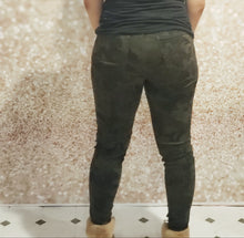 Load image into Gallery viewer, Camouflage Skinny Jeans
