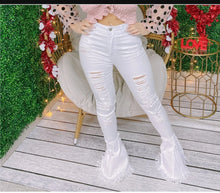 Load image into Gallery viewer, WHITE DISTRESSED SKINNY BOOT CUT JEANS
