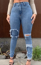 Load image into Gallery viewer, LIGHT BLUE DENIUM SKINNY JEANS
