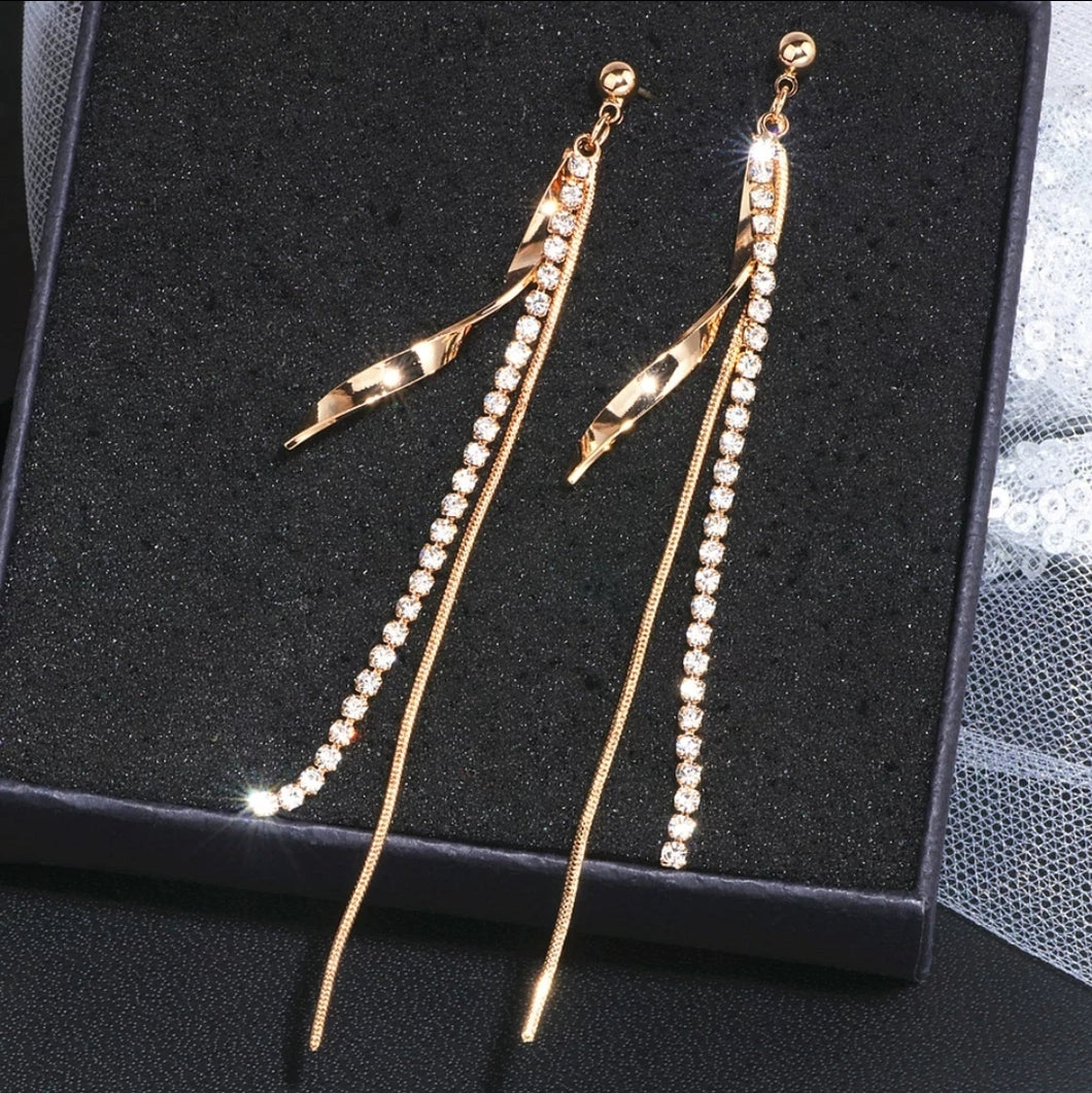 GOLD TWIST EARRINGS